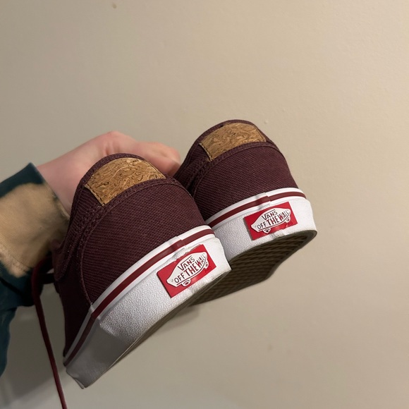 Men’s Vans Low Chukka Cork Wine Skate Shoes - Picture 3 of 5